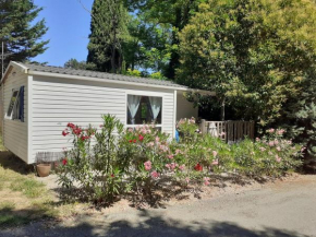 Le bungalow ensoleillé à Mandelieu La Napoule